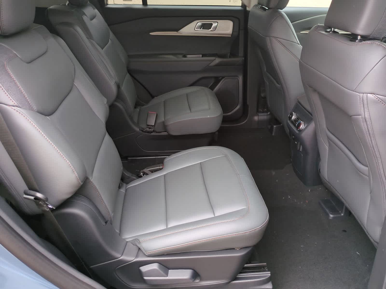 2025 Ford Explorer Active 20