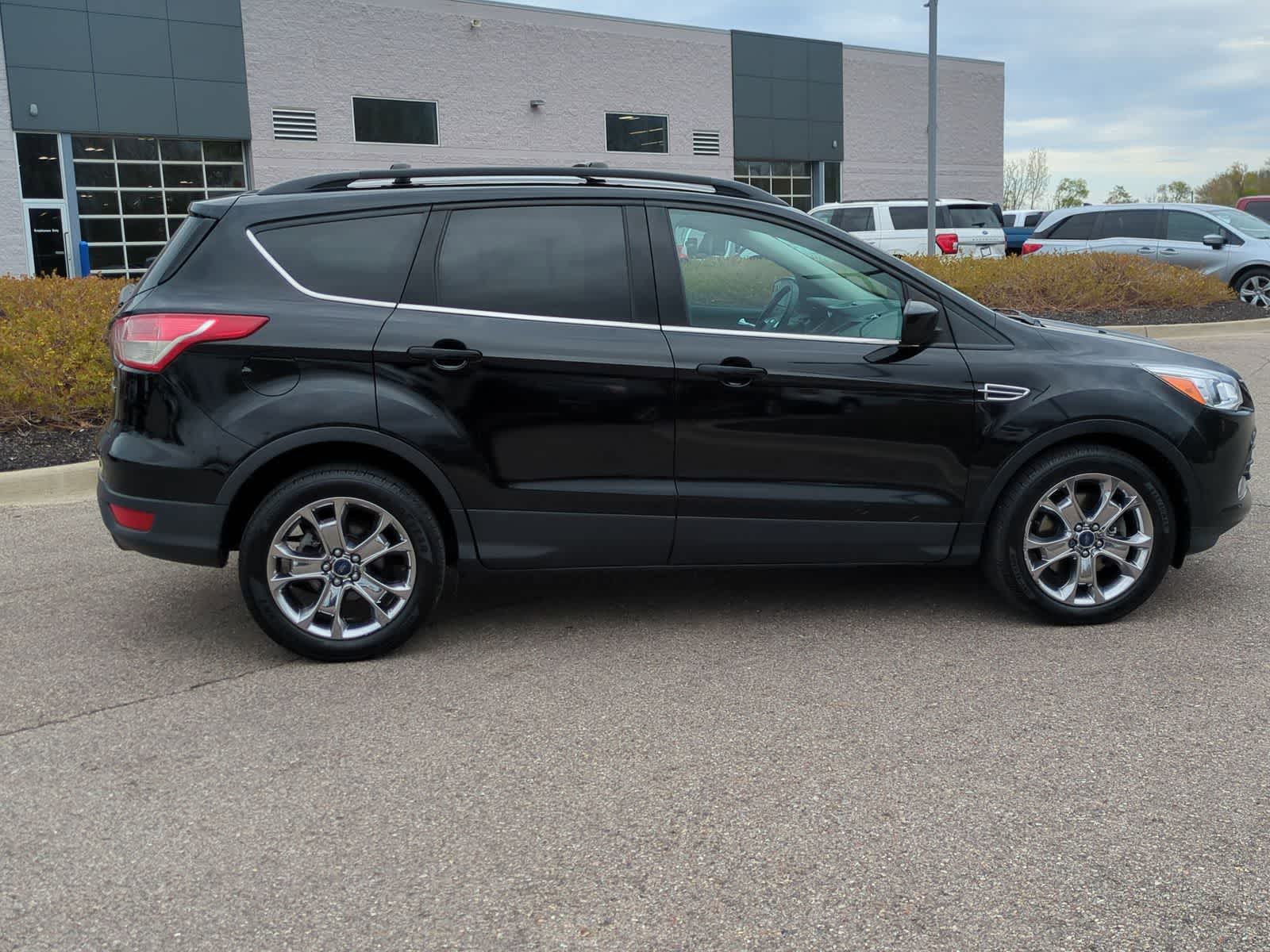 Thumbnail: 2016 Ford Escape - 9