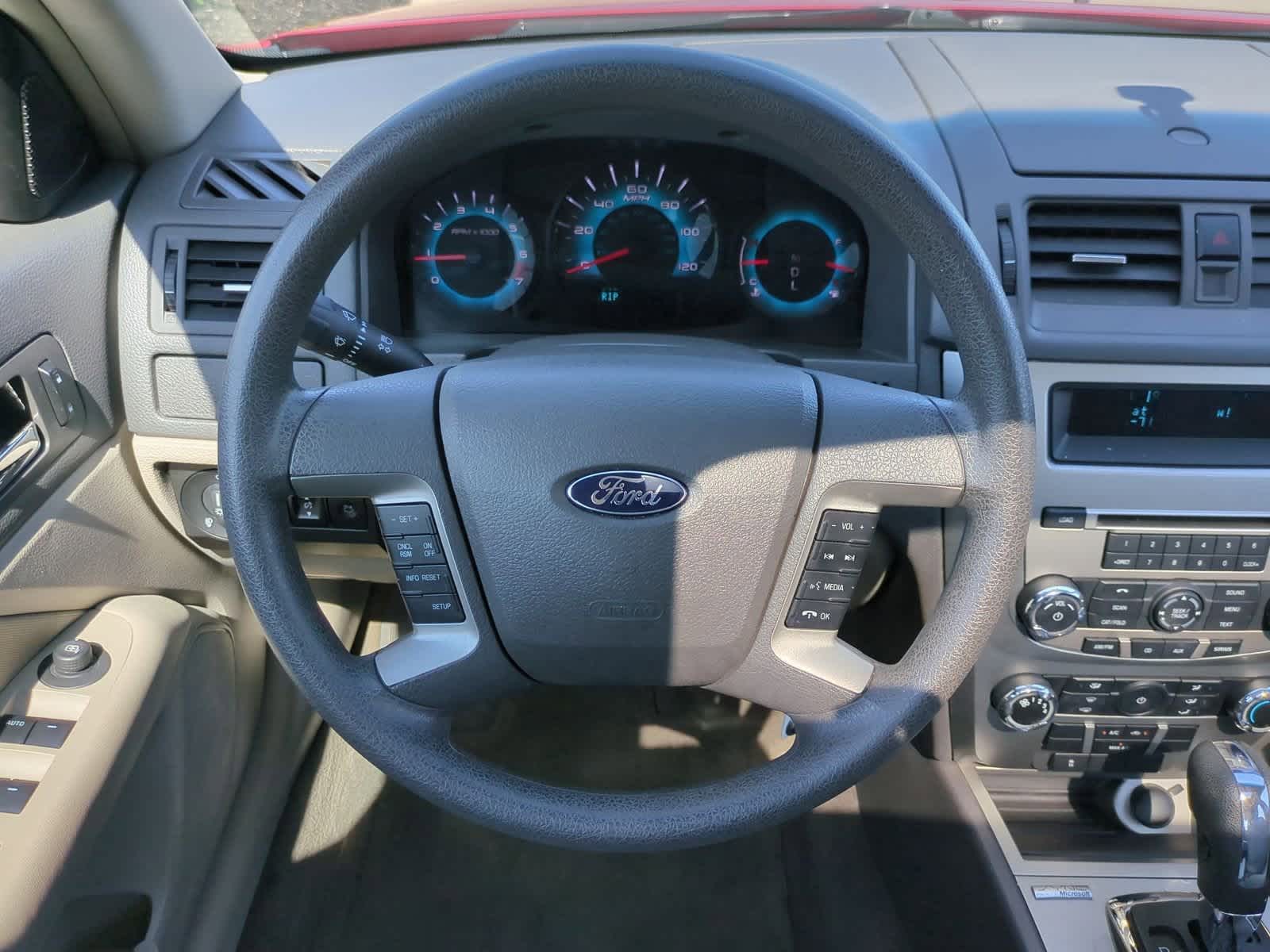 Thumbnail: 2010 Ford Fusion - 24