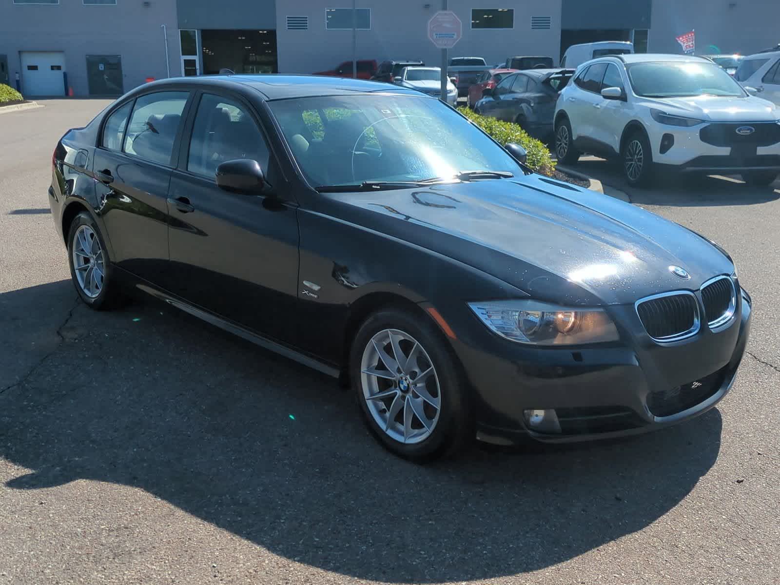 Thumbnail: 2010 BMW 3 Series - 2