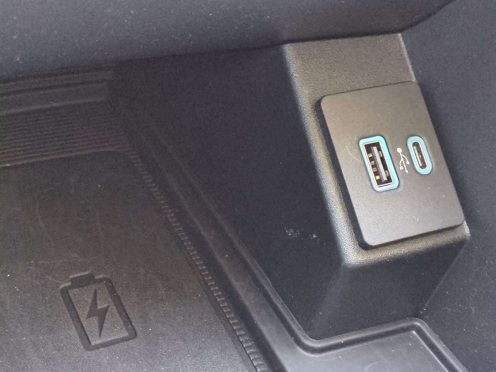 Thumbnail: 2022 Ford Edge - 30