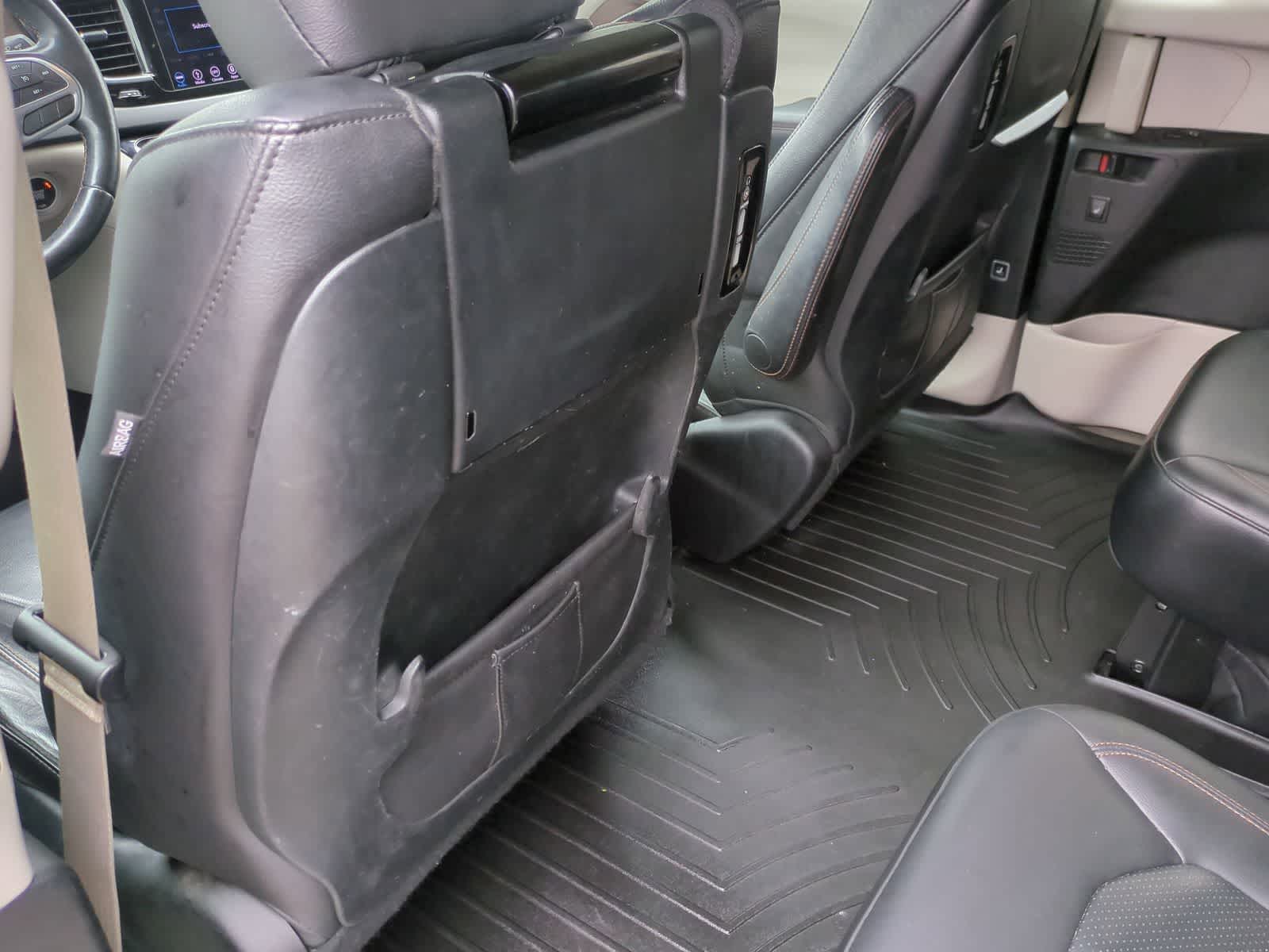 Thumbnail: 2018 Chrysler Pacifica - 14