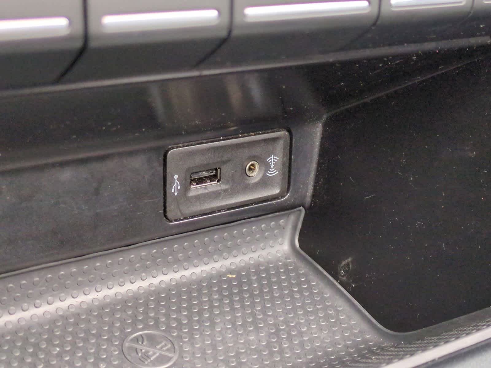 Thumbnail: 2017 Volkswagen Beetle - 31