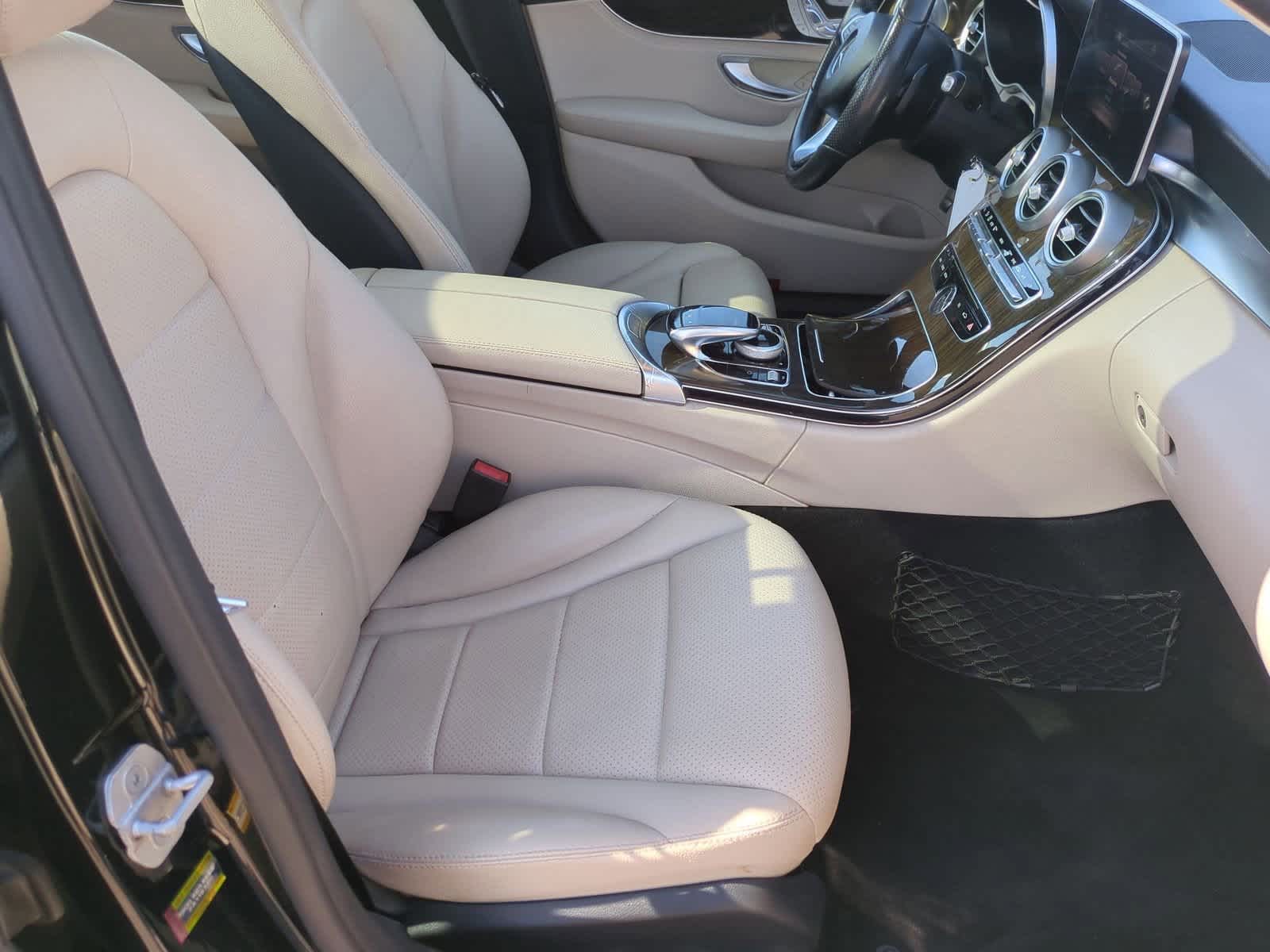 Thumbnail: 2015 Mercedes-Benz C-Class - 23