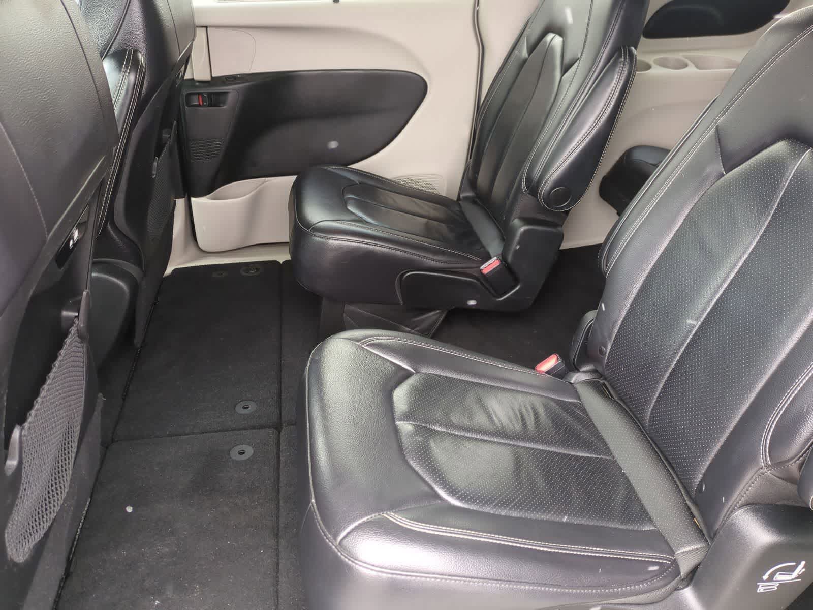 Thumbnail: 2022 Chrysler Pacifica - 19