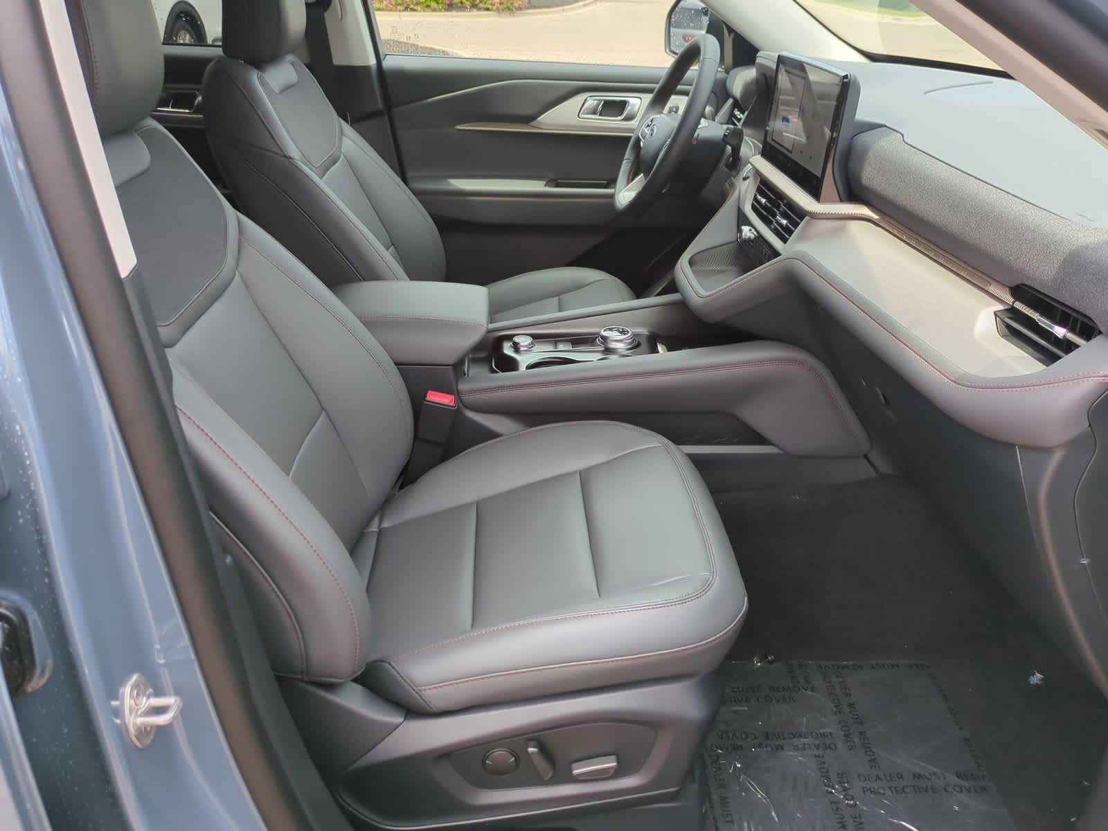 2025 Ford Explorer Active 21