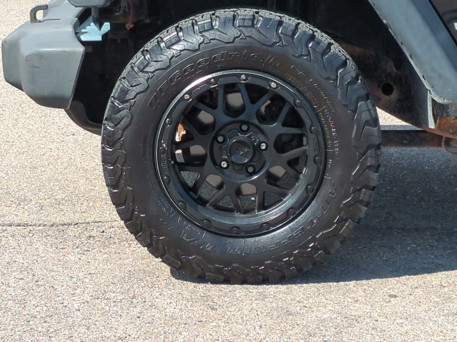 Thumbnail: 2010 Jeep Wrangler - 14