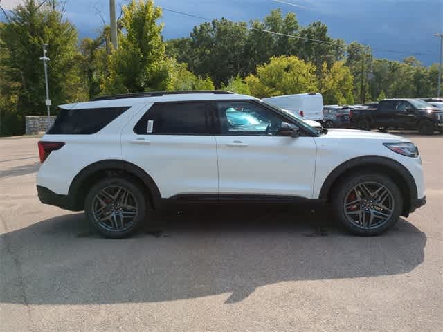 2025 Ford Explorer ST-Line 6