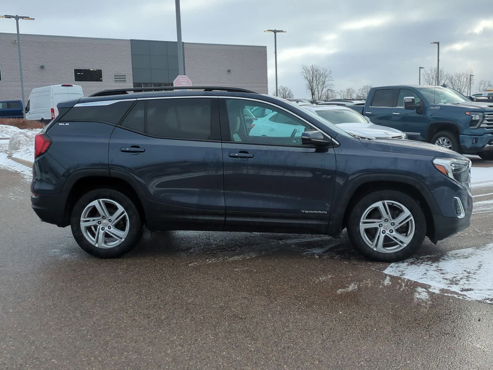 Thumbnail: 2019 GMC Terrain - 9