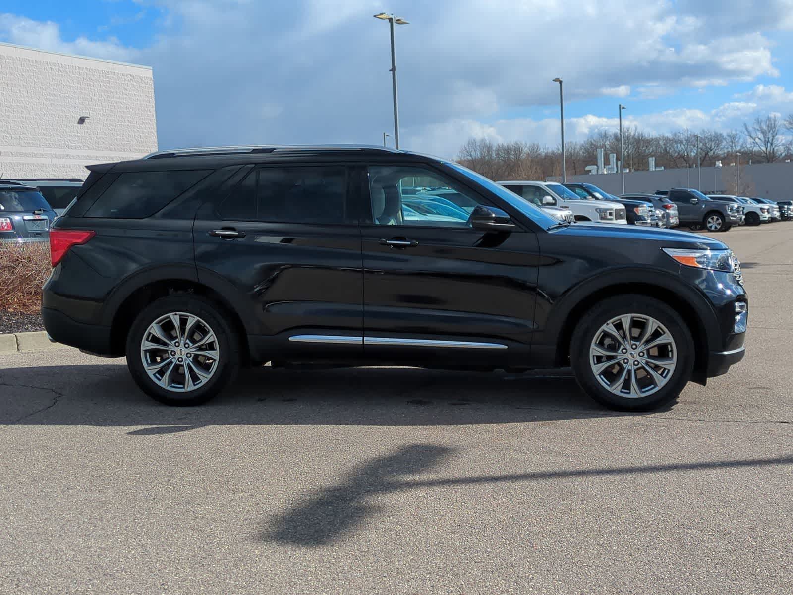 Thumbnail: 2023 Ford Explorer - 9