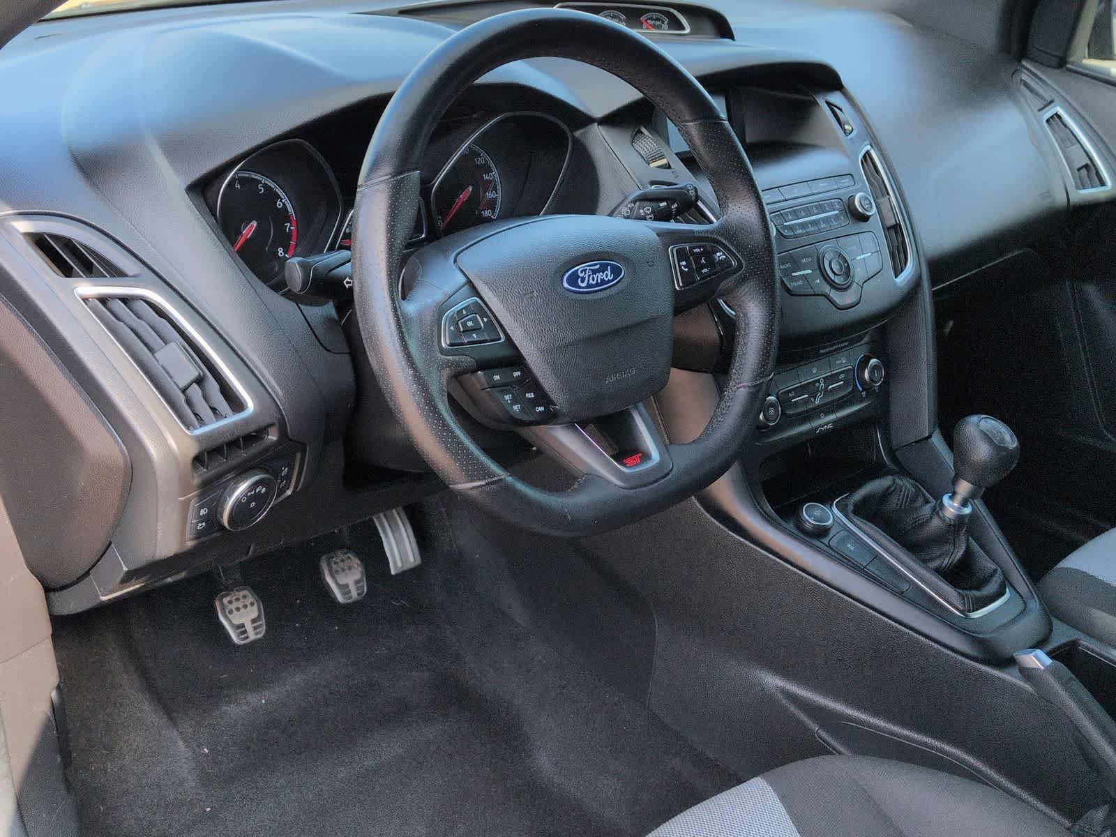 Thumbnail: 2018 Ford Focus - 10