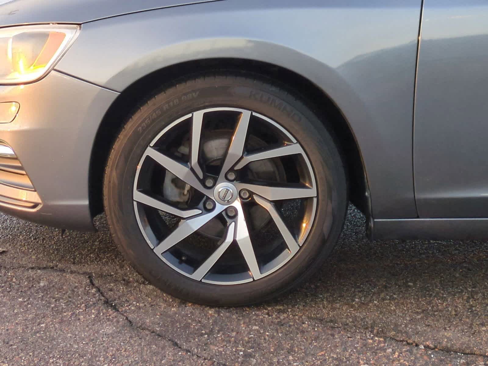 Thumbnail: 2017 Volvo S60 - 13