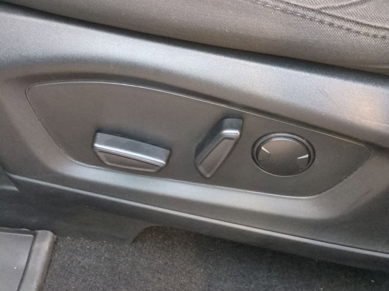 Thumbnail: 2023 Ford Explorer - 17