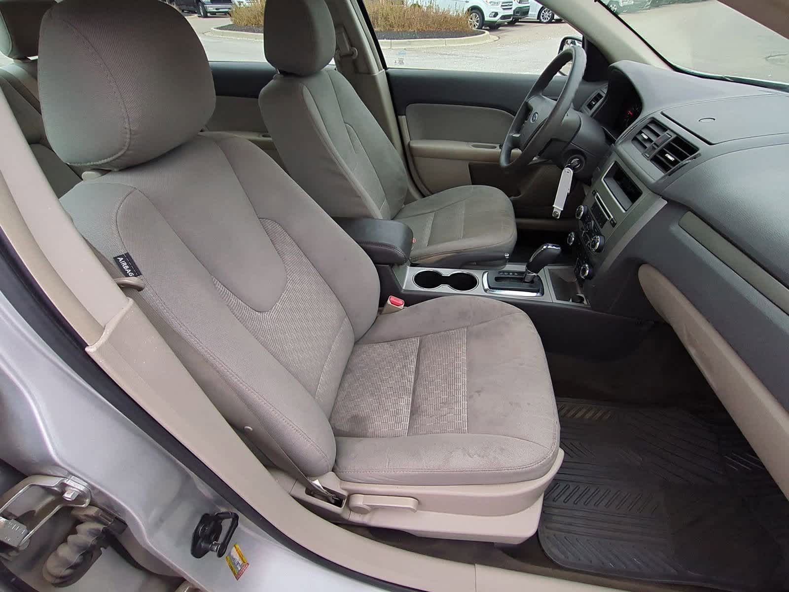 Thumbnail: 2012 Ford Fusion - 20