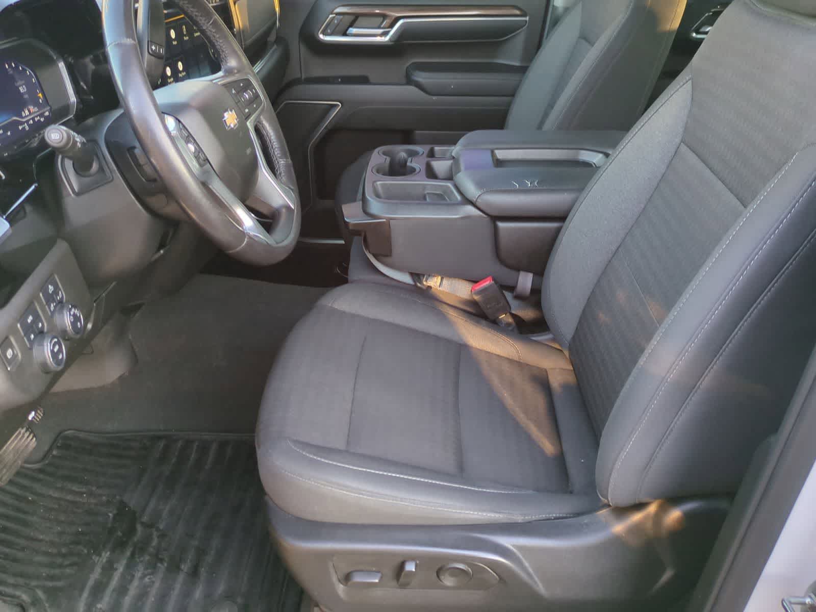 Thumbnail: 2022 Chevrolet Silverado 1500 - 16