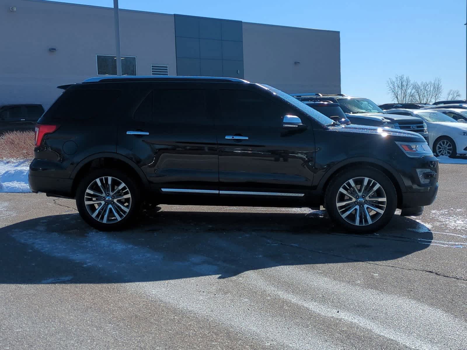 Thumbnail: 2017 Ford Explorer - 9