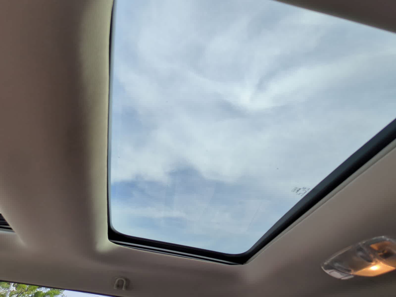 Thumbnail: 2012 Ford Edge - 18