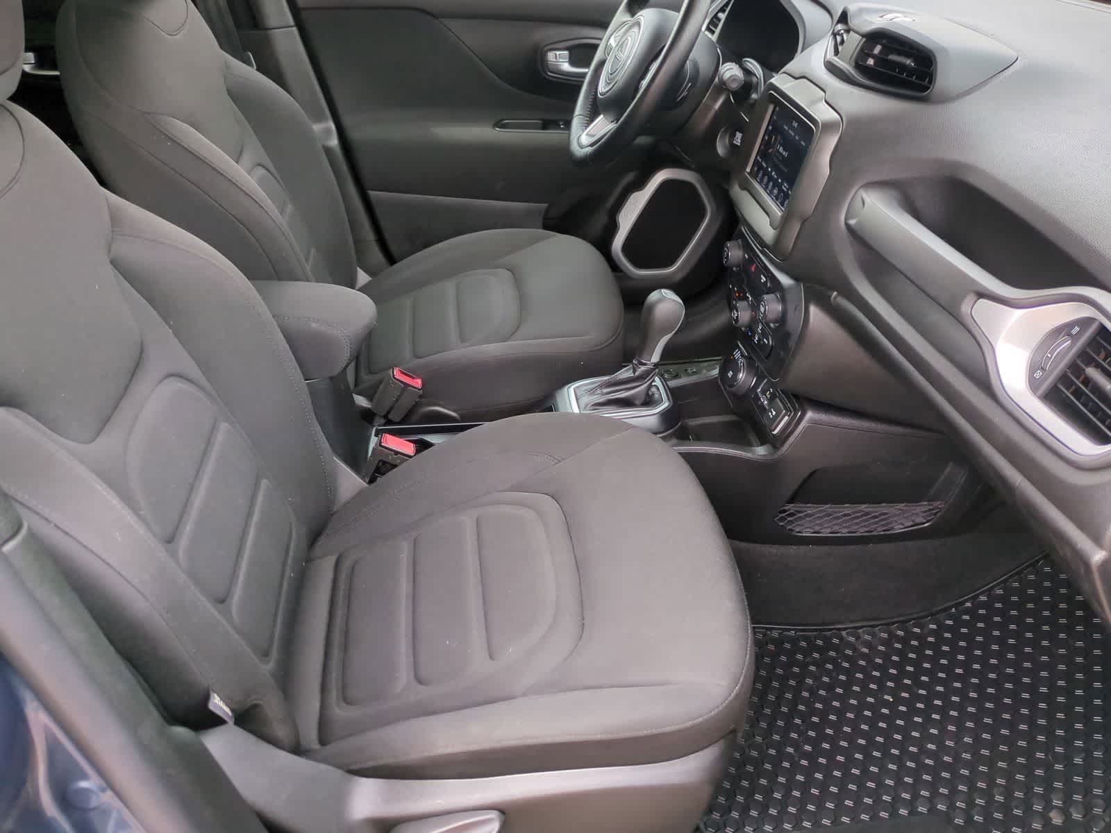 Thumbnail: 2020 Jeep Renegade - 21