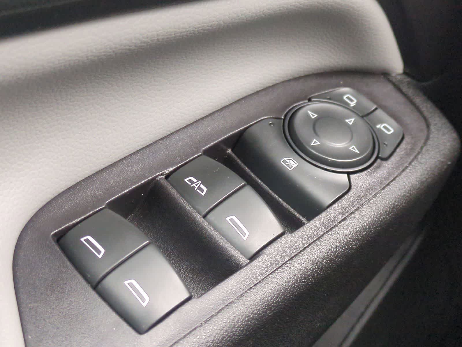 Thumbnail: 2020 Chevrolet Equinox - 28