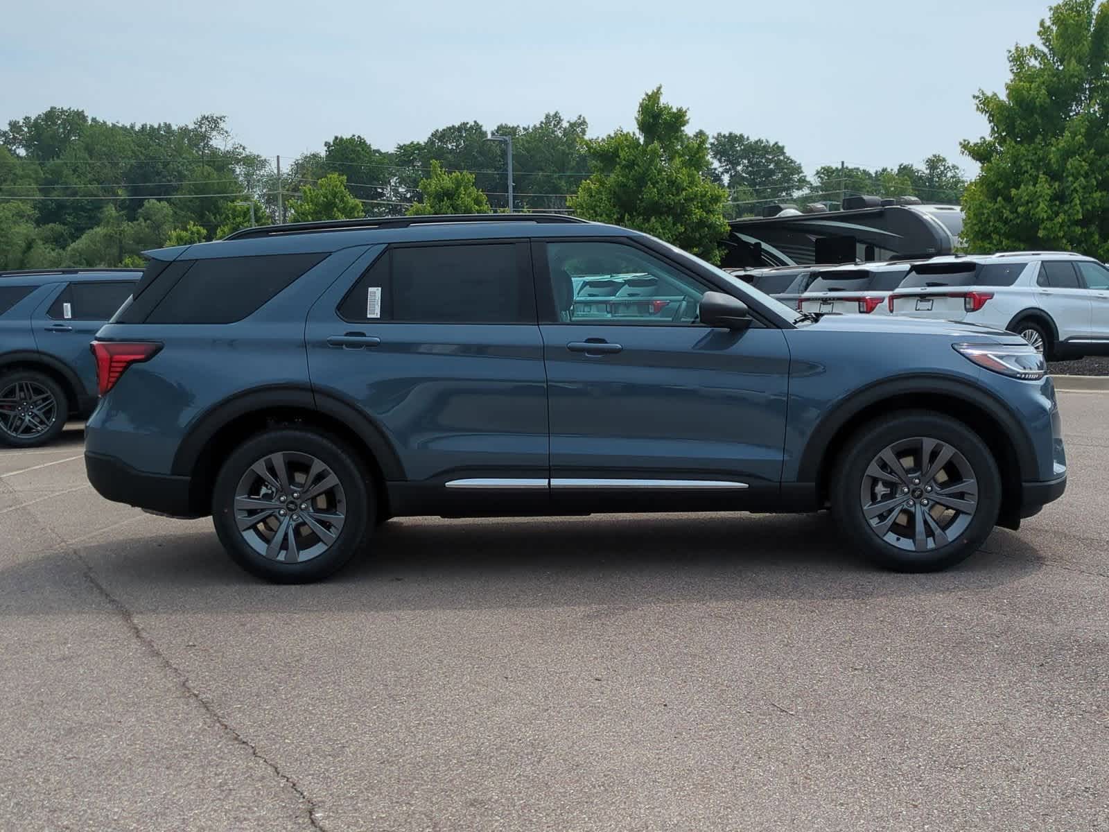2025 Ford Explorer Active 9
