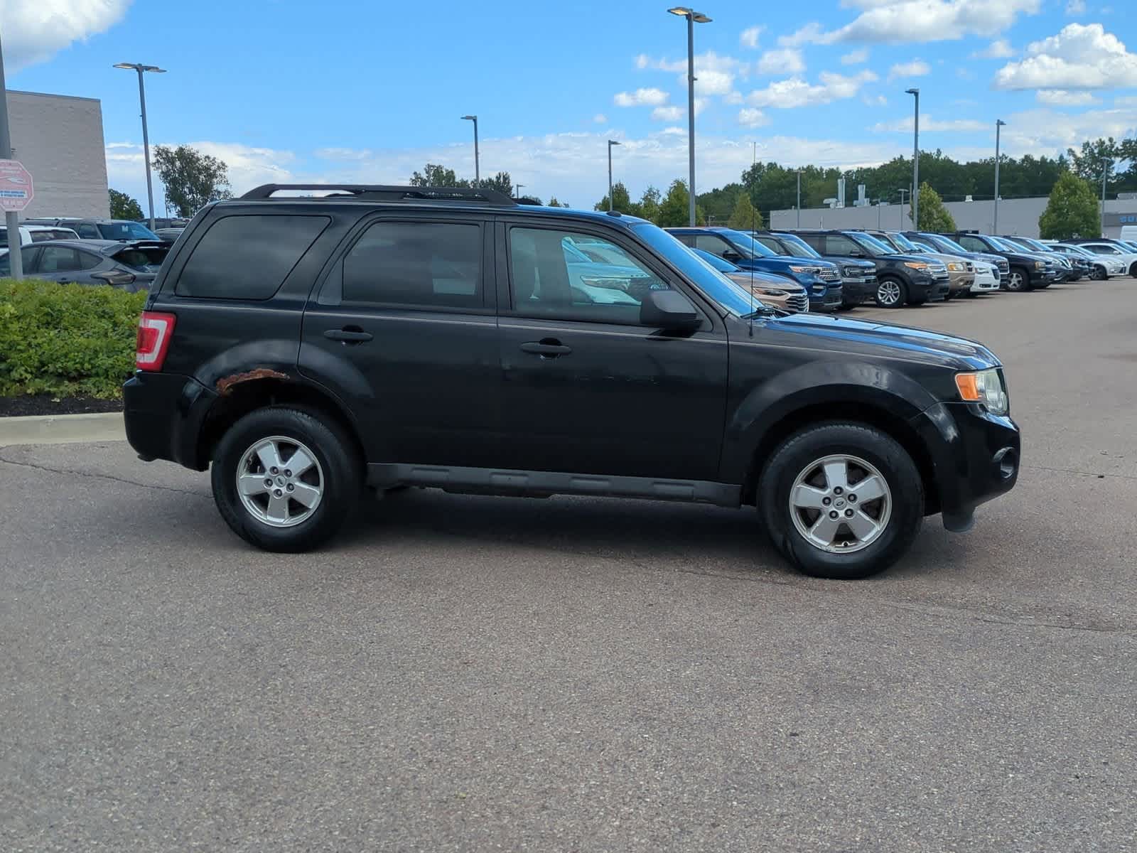 Thumbnail: 2011 Ford Escape - 9
