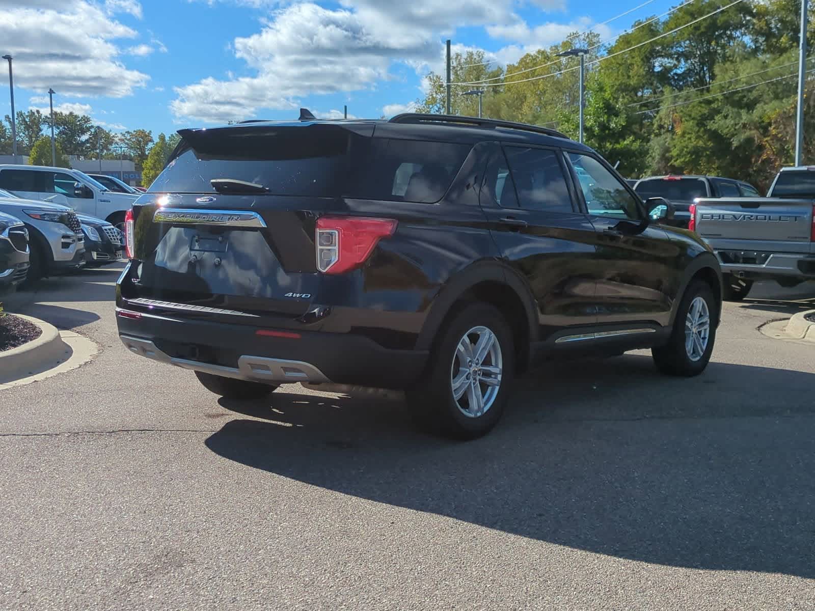 Thumbnail: 2022 Ford Explorer - 8