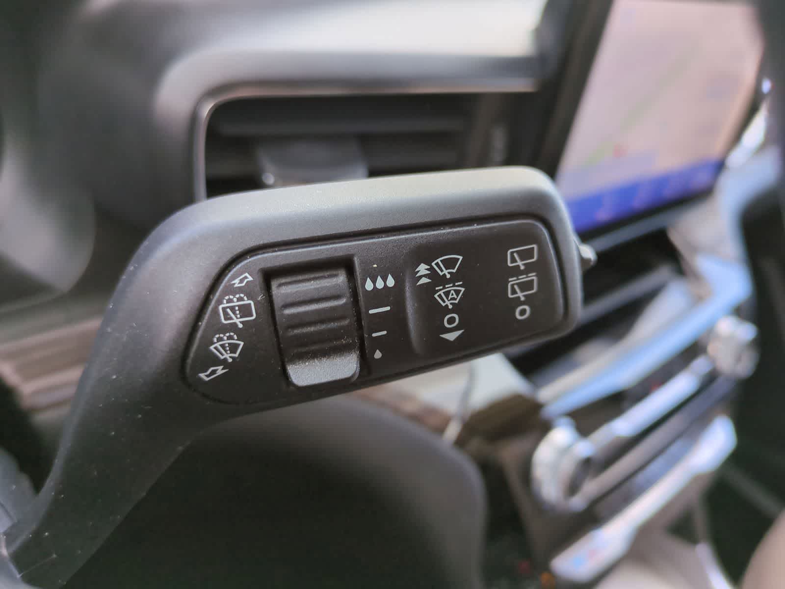 Thumbnail: 2023 Ford Explorer - 25