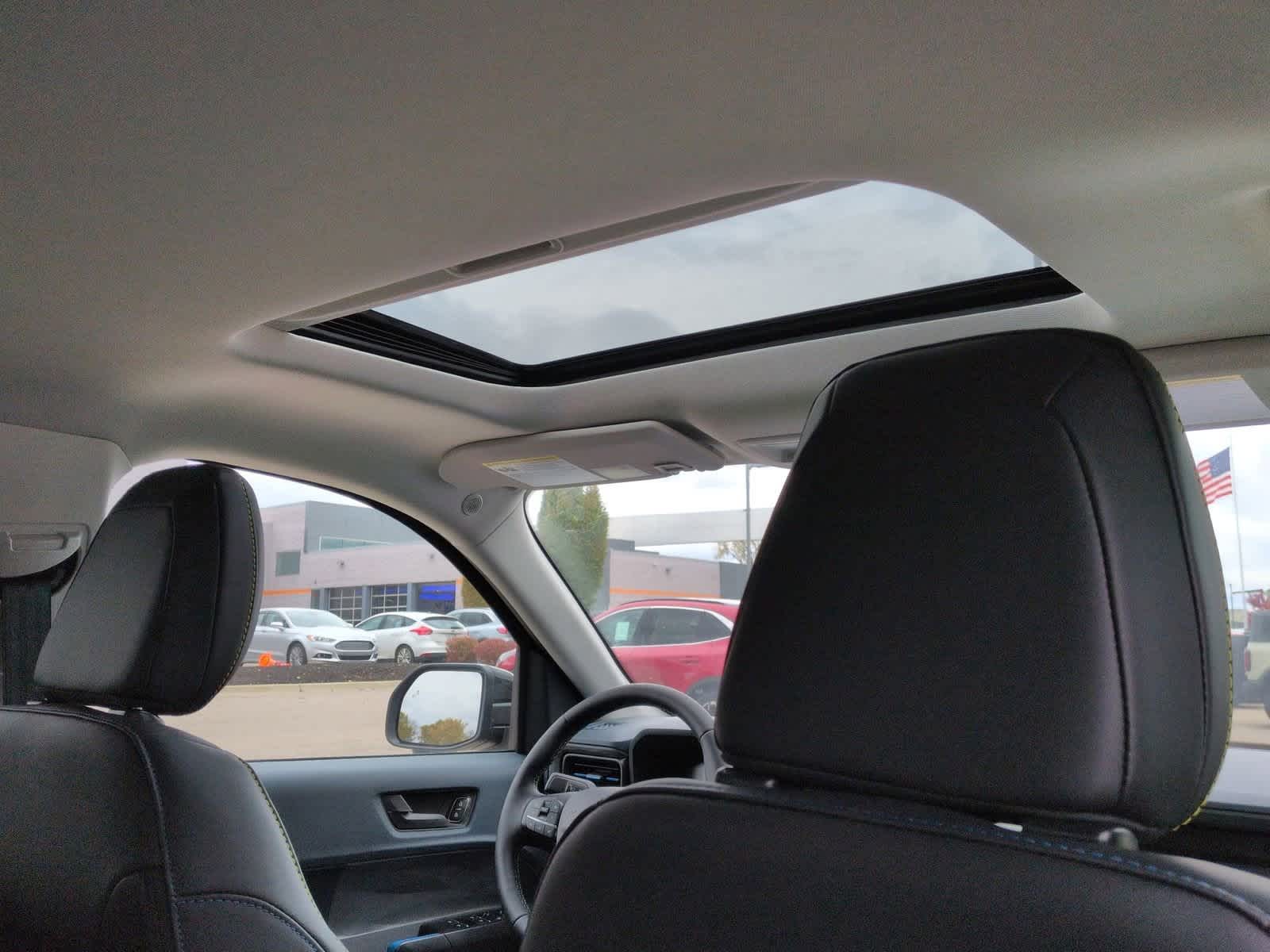 Thumbnail: 2025 Ford Maverick - 23