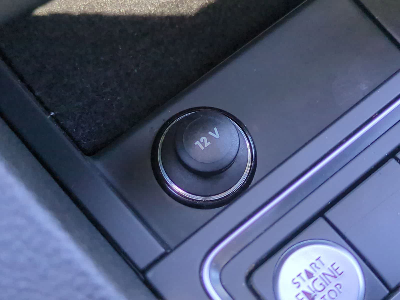 Thumbnail: 2015 Volkswagen Jetta - 32