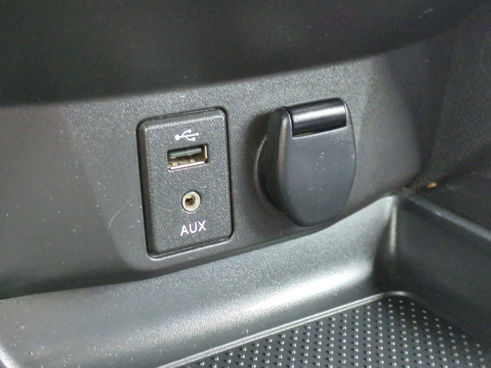 Thumbnail: 2015 Nissan Rogue - 31