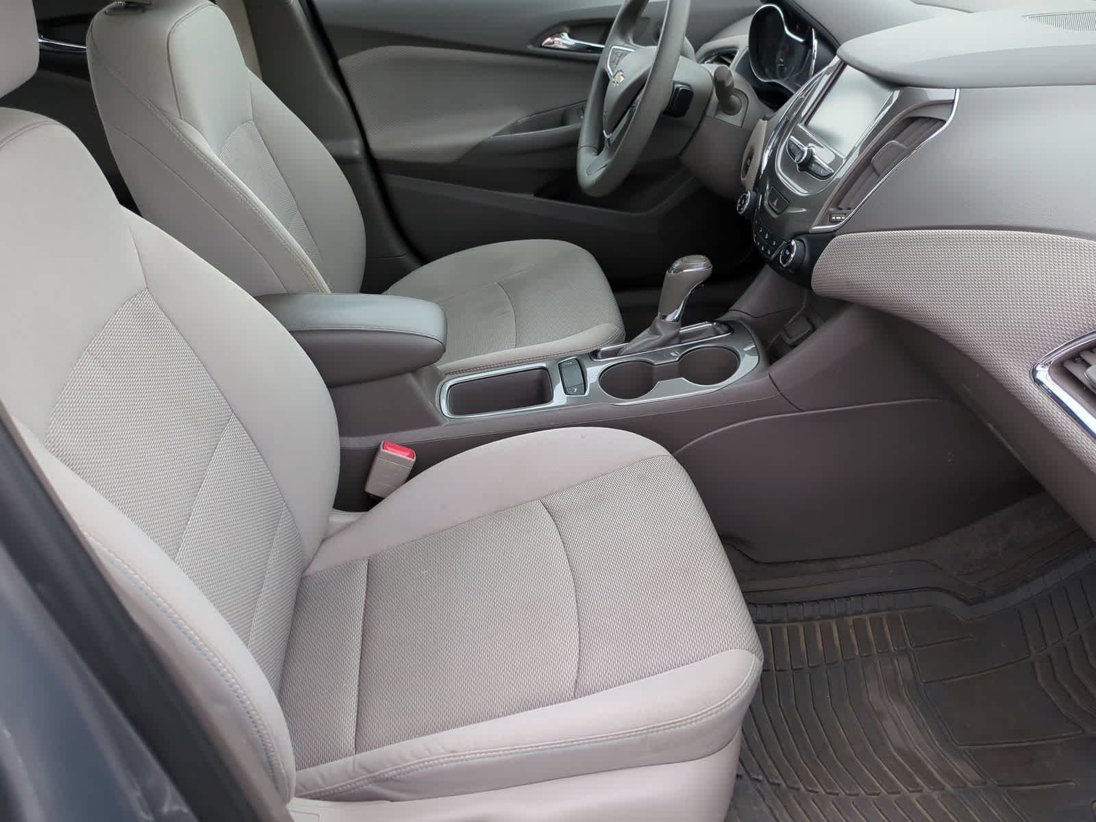 Thumbnail: 2018 Chevrolet Cruze - 21