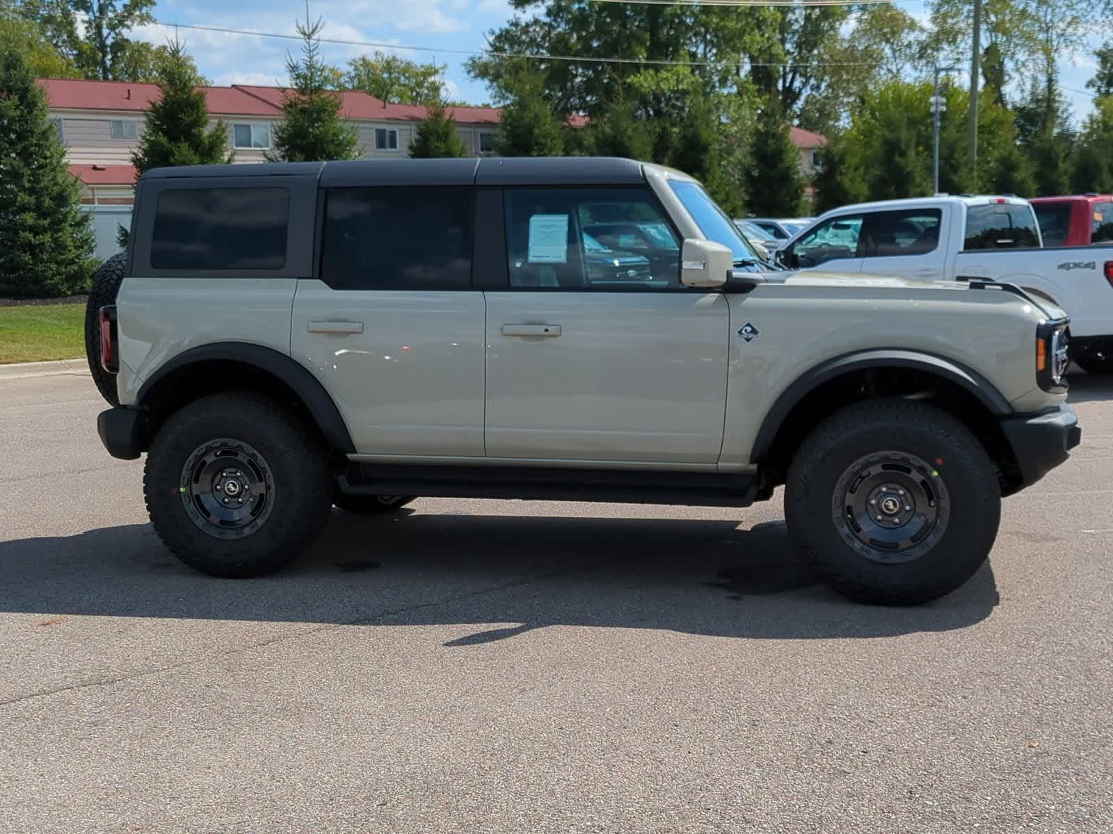 Thumbnail: 2025 Ford Bronco - 9