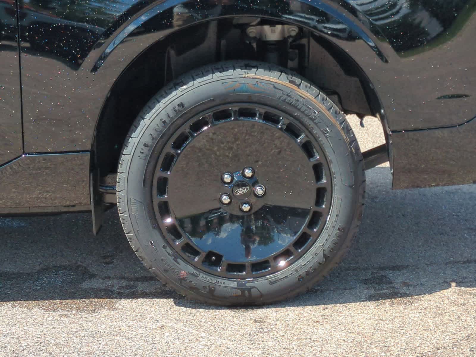 Thumbnail: 2025 Ford Maverick - 14