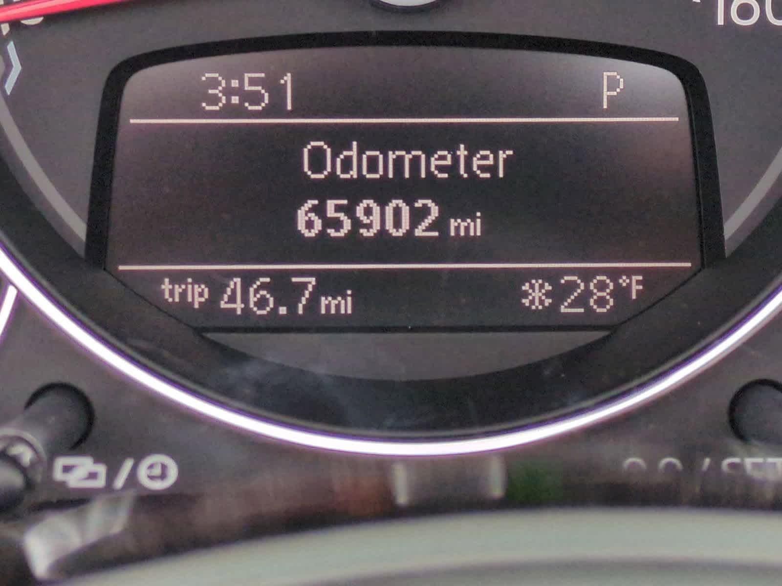 Thumbnail: 2017 Volkswagen Beetle - 33