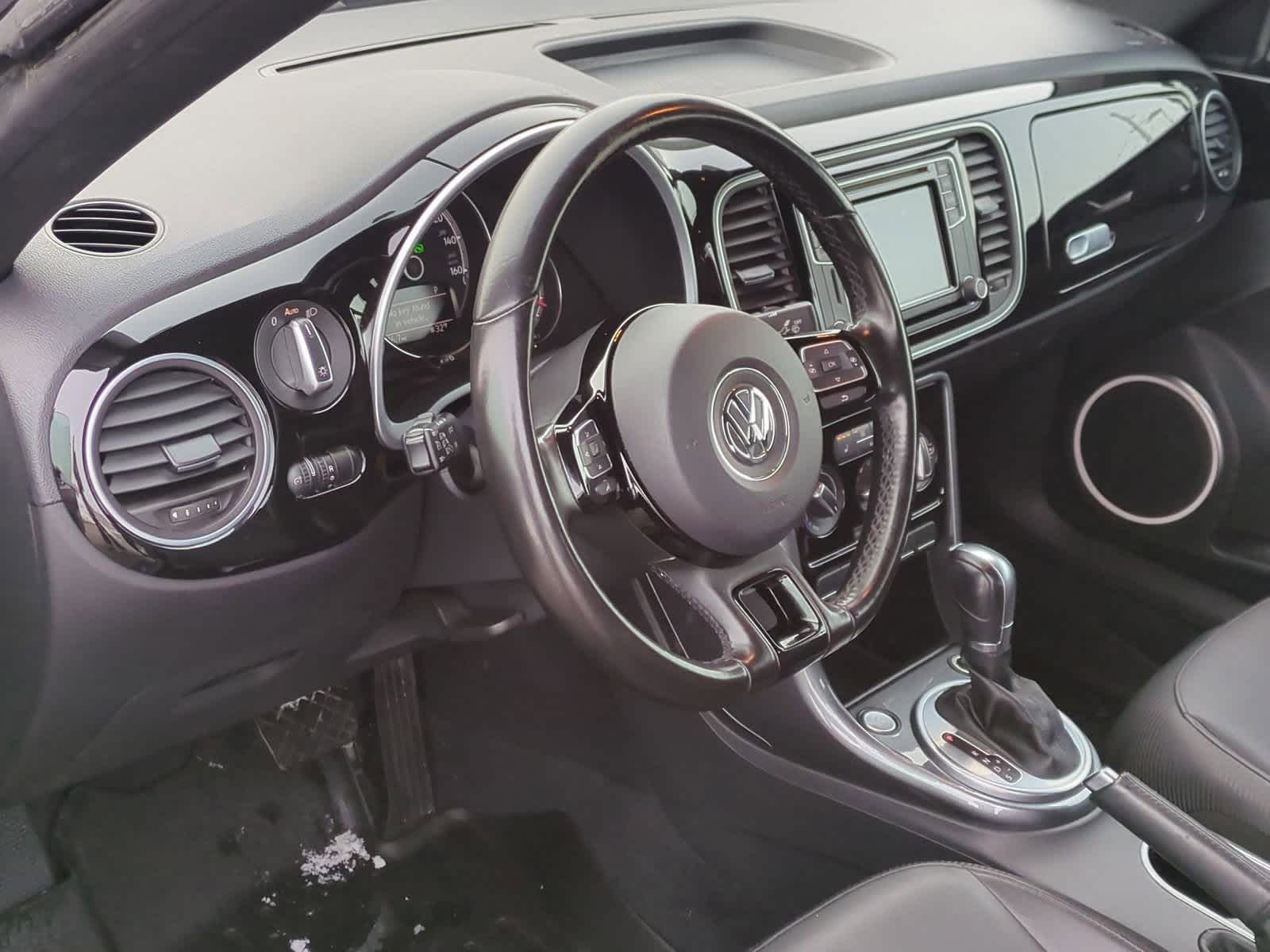 Thumbnail: 2017 Volkswagen Beetle - 10