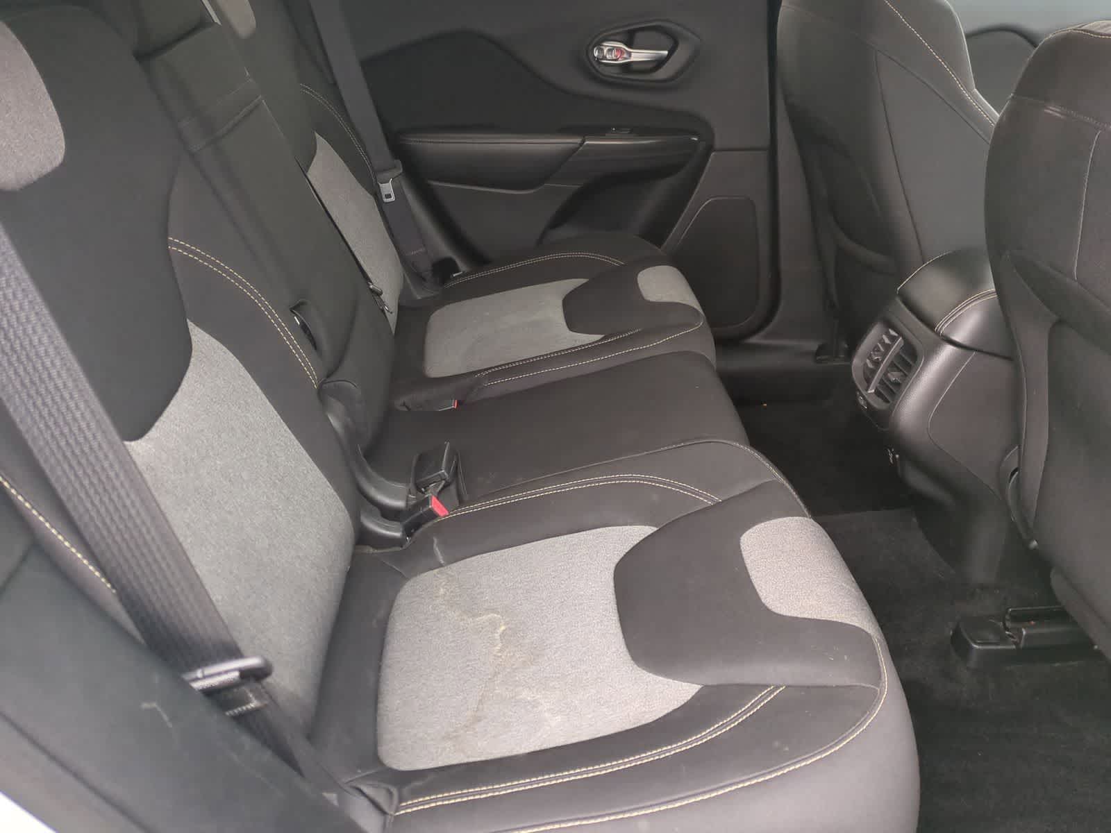 Thumbnail: 2014 Jeep Cherokee - 21