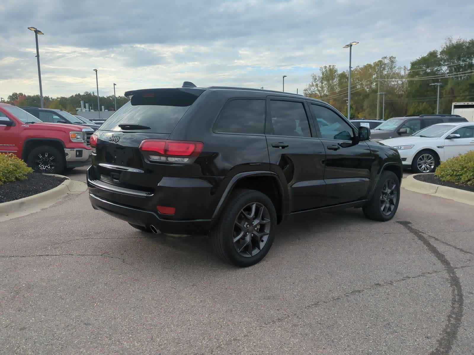 Thumbnail: 2021 Jeep Grand Cherokee - 8