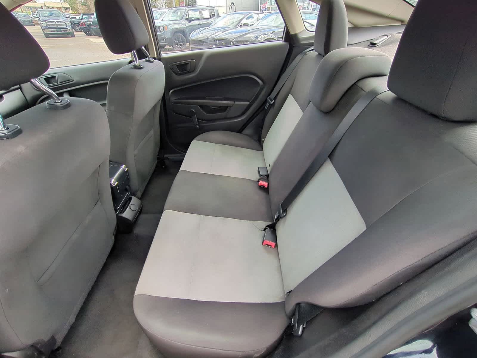 Thumbnail: 2016 Ford Fiesta - 19