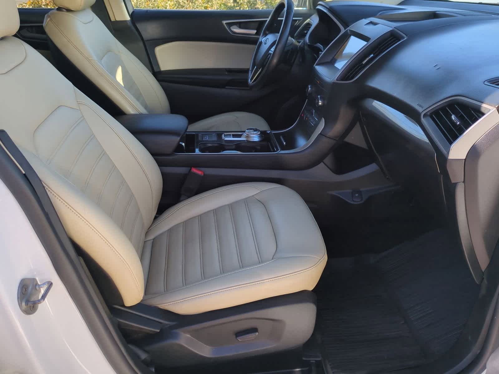 Thumbnail: 2020 Ford Edge - 21