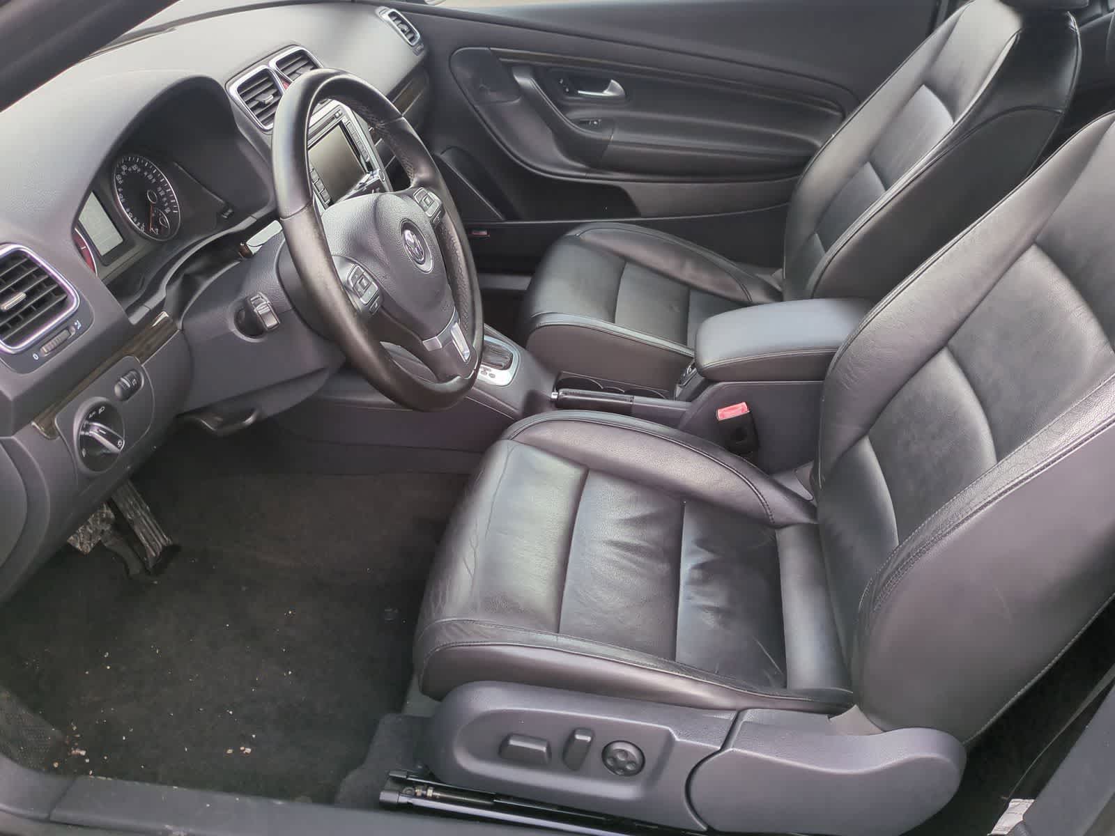 Thumbnail: 2013 Volkswagen Eos - 16