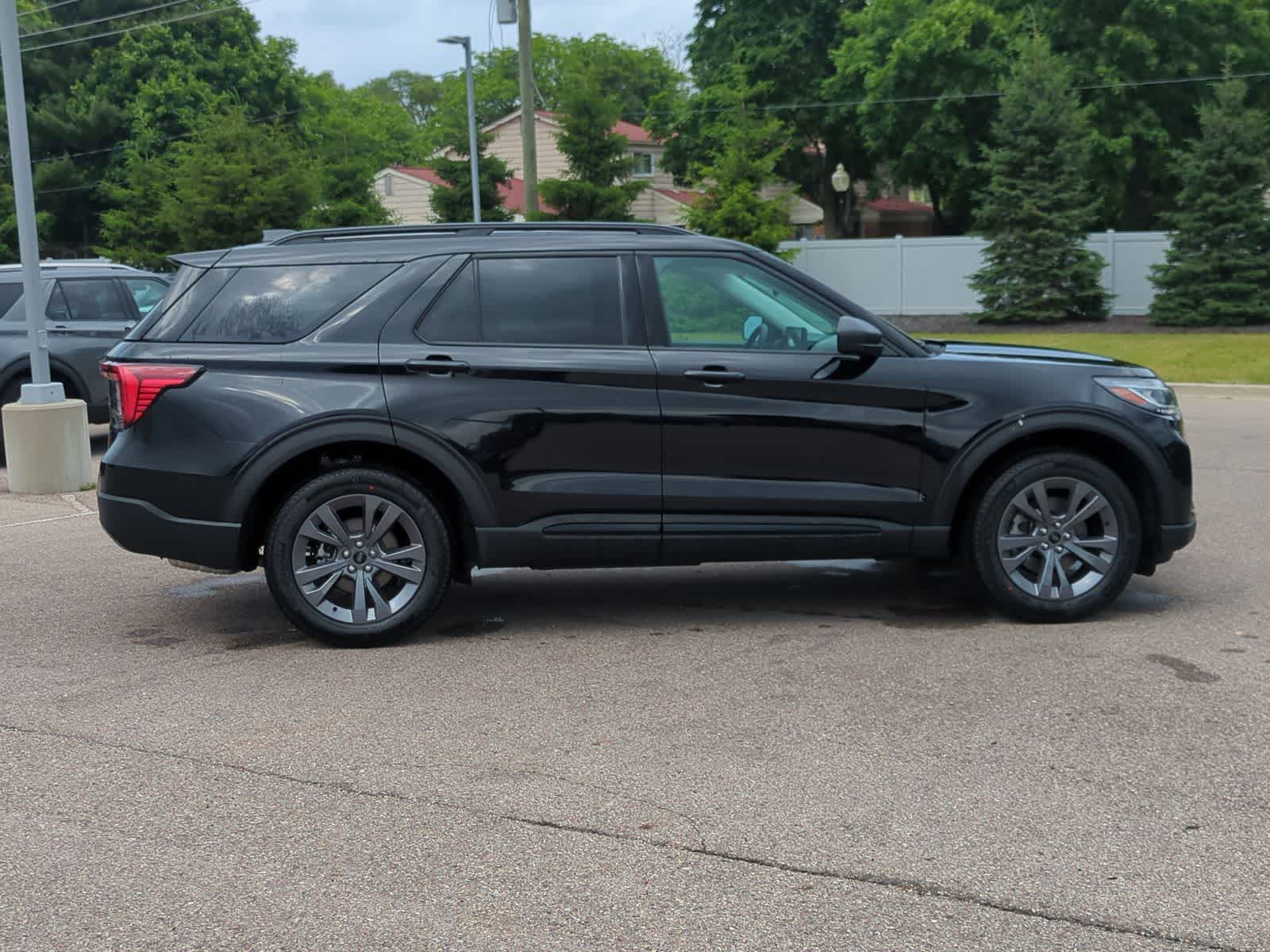Thumbnail: 2026 Ford Explorer - 9