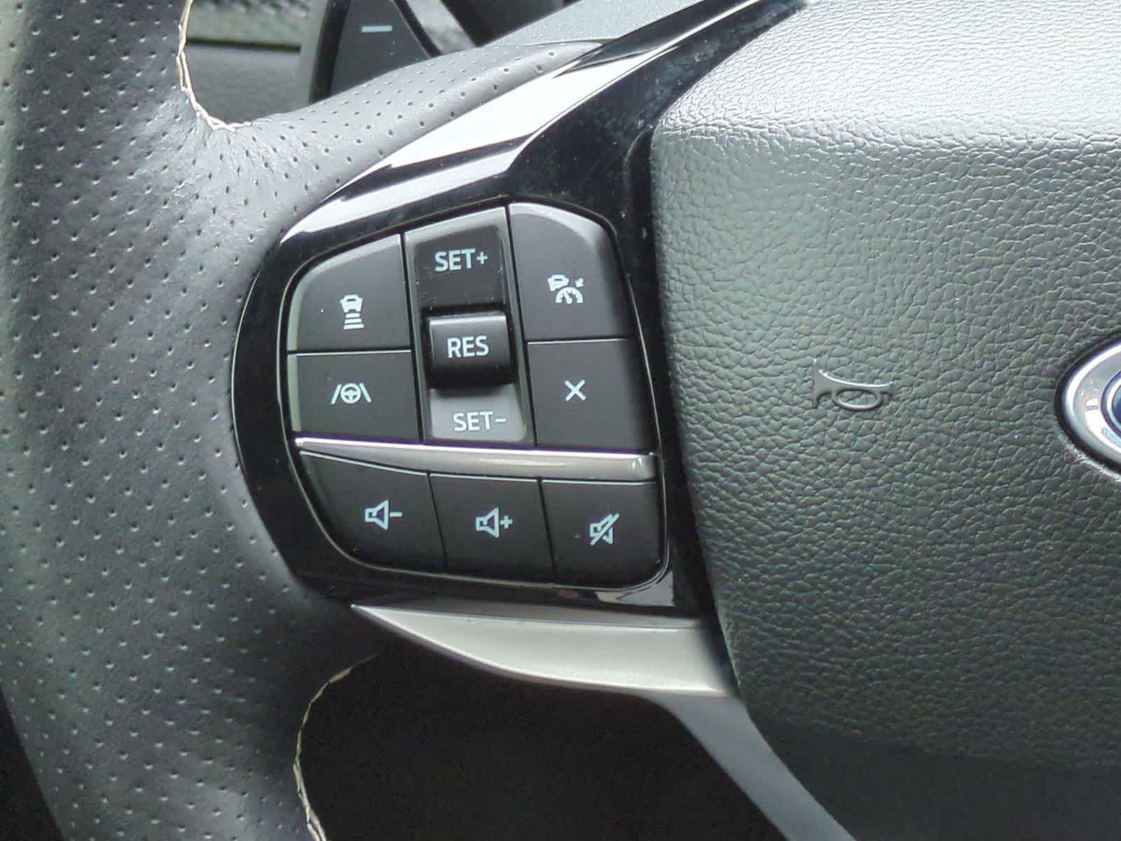 Thumbnail: 2023 Ford Explorer - 25