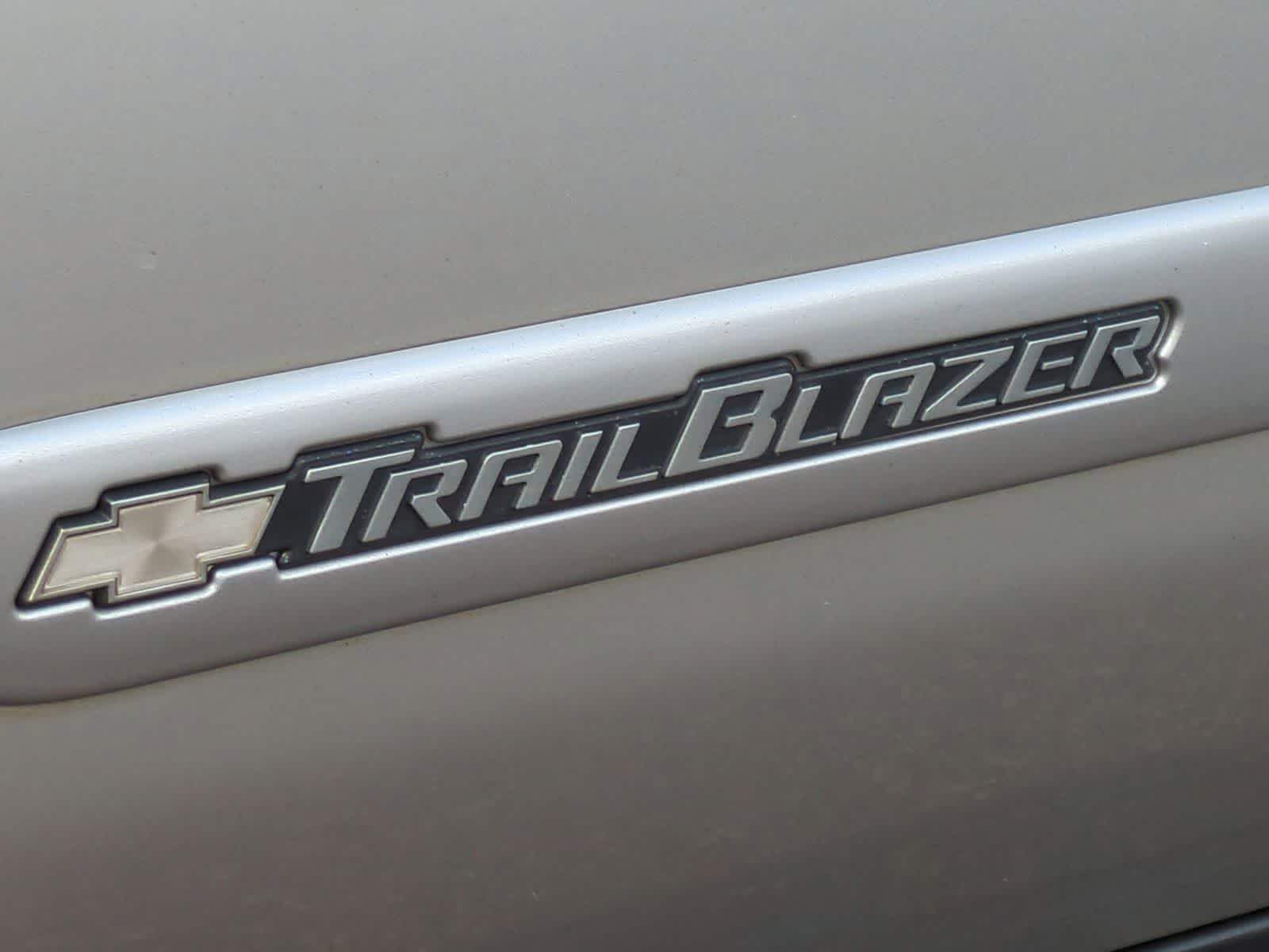 Thumbnail: 2004 Chevrolet TrailBlazer - 13
