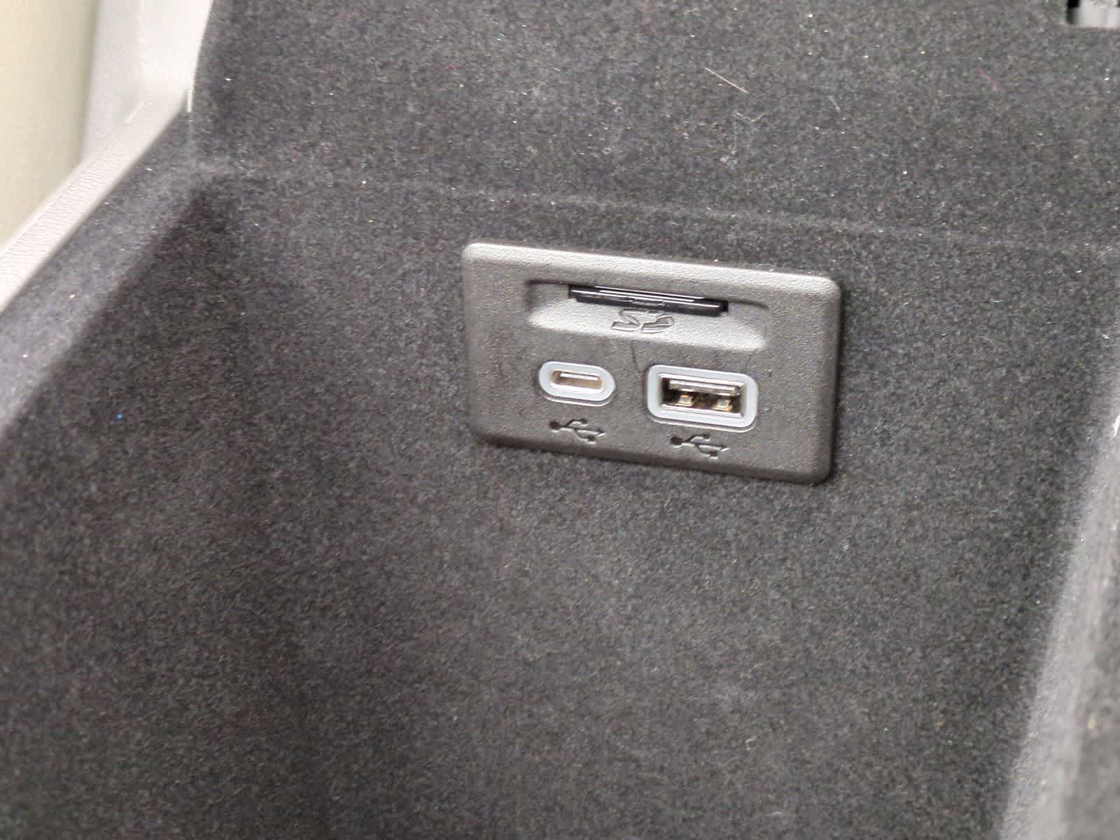 Thumbnail: 2022 Cadillac XT6 - 35