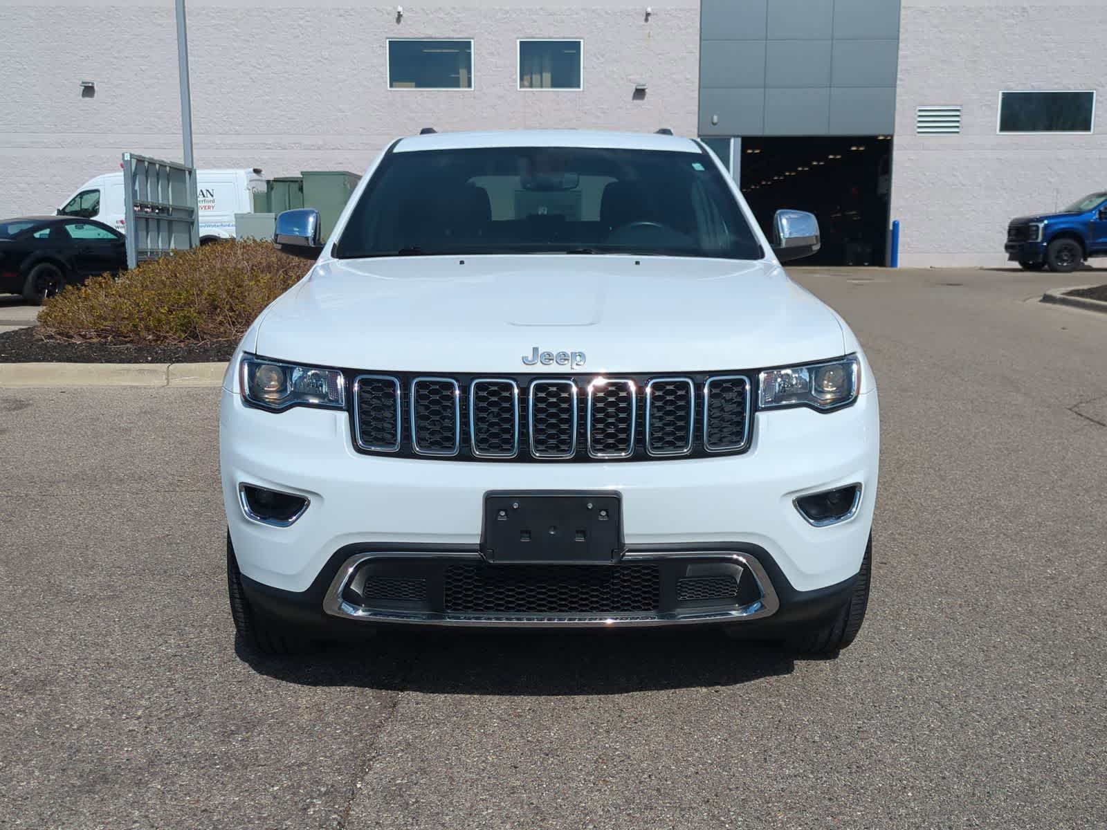 Thumbnail: 2019 Jeep Grand Cherokee - 3