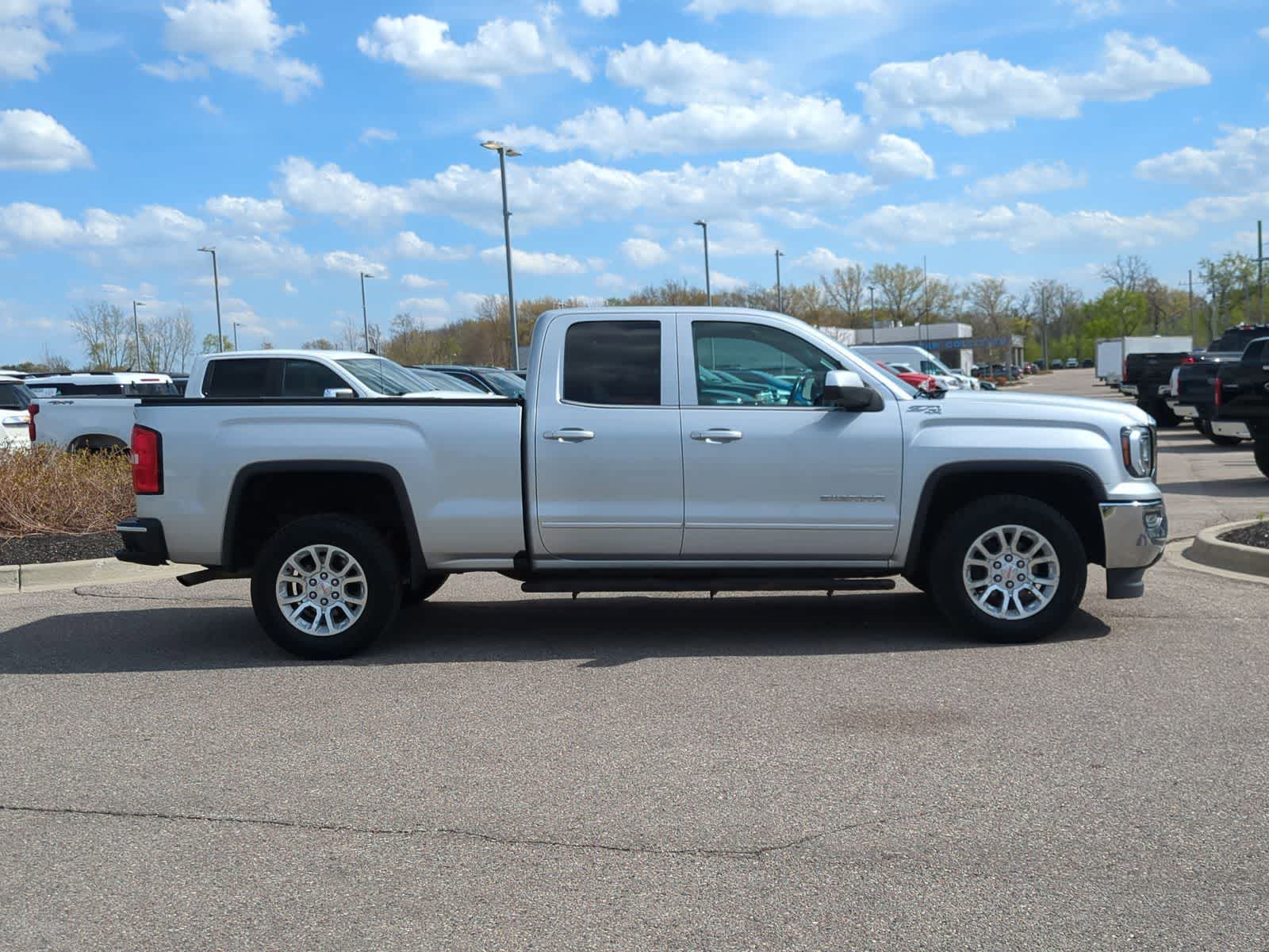 Thumbnail: 2017 GMC Sierra 1500 - 9