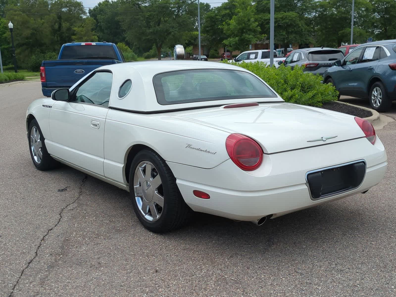Thumbnail: 2002 Ford Thunderbird - 6