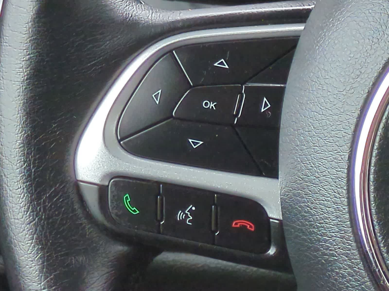 Thumbnail: 2020 Jeep Renegade - 23