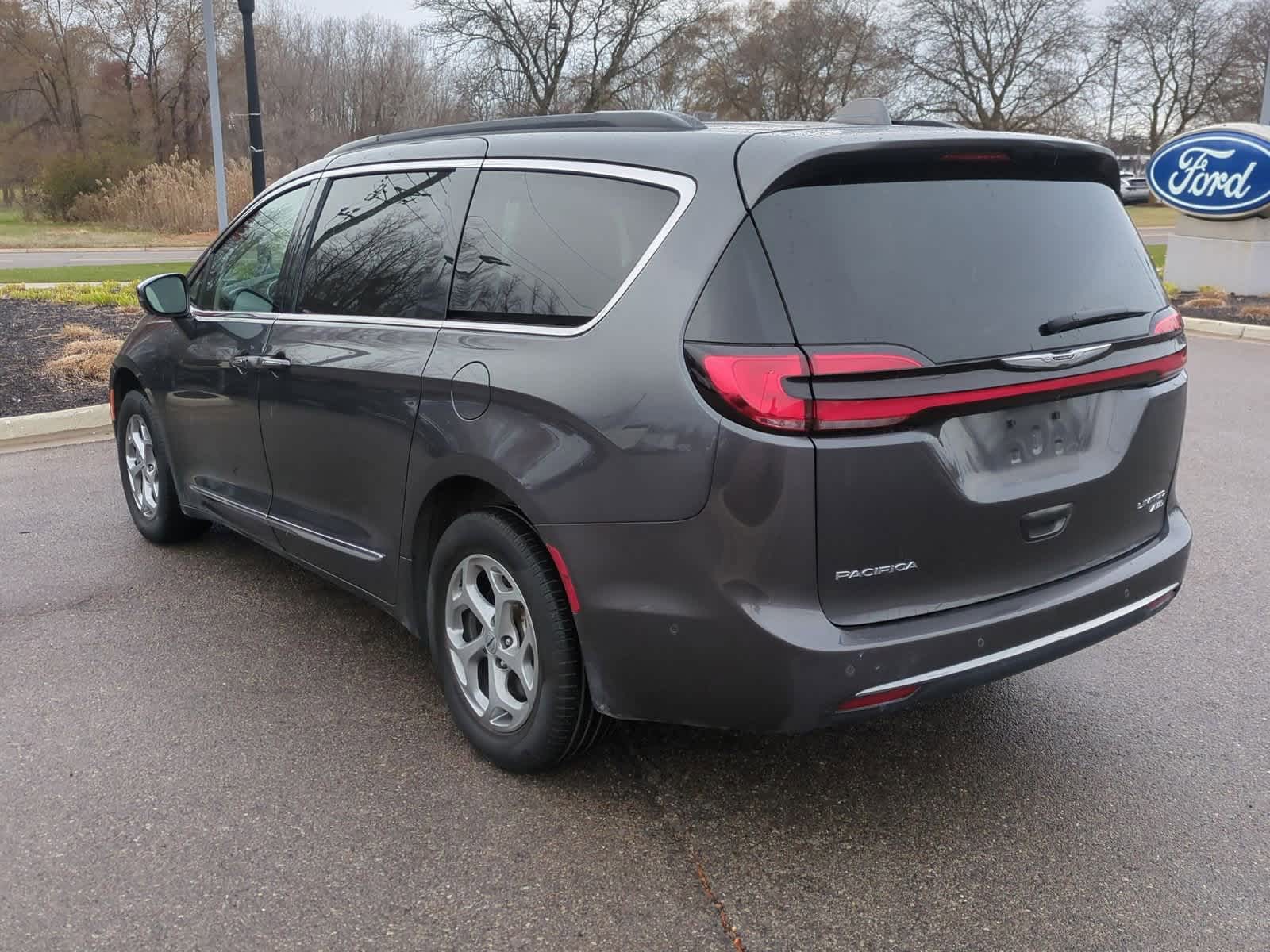 Thumbnail: 2022 Chrysler Pacifica - 6