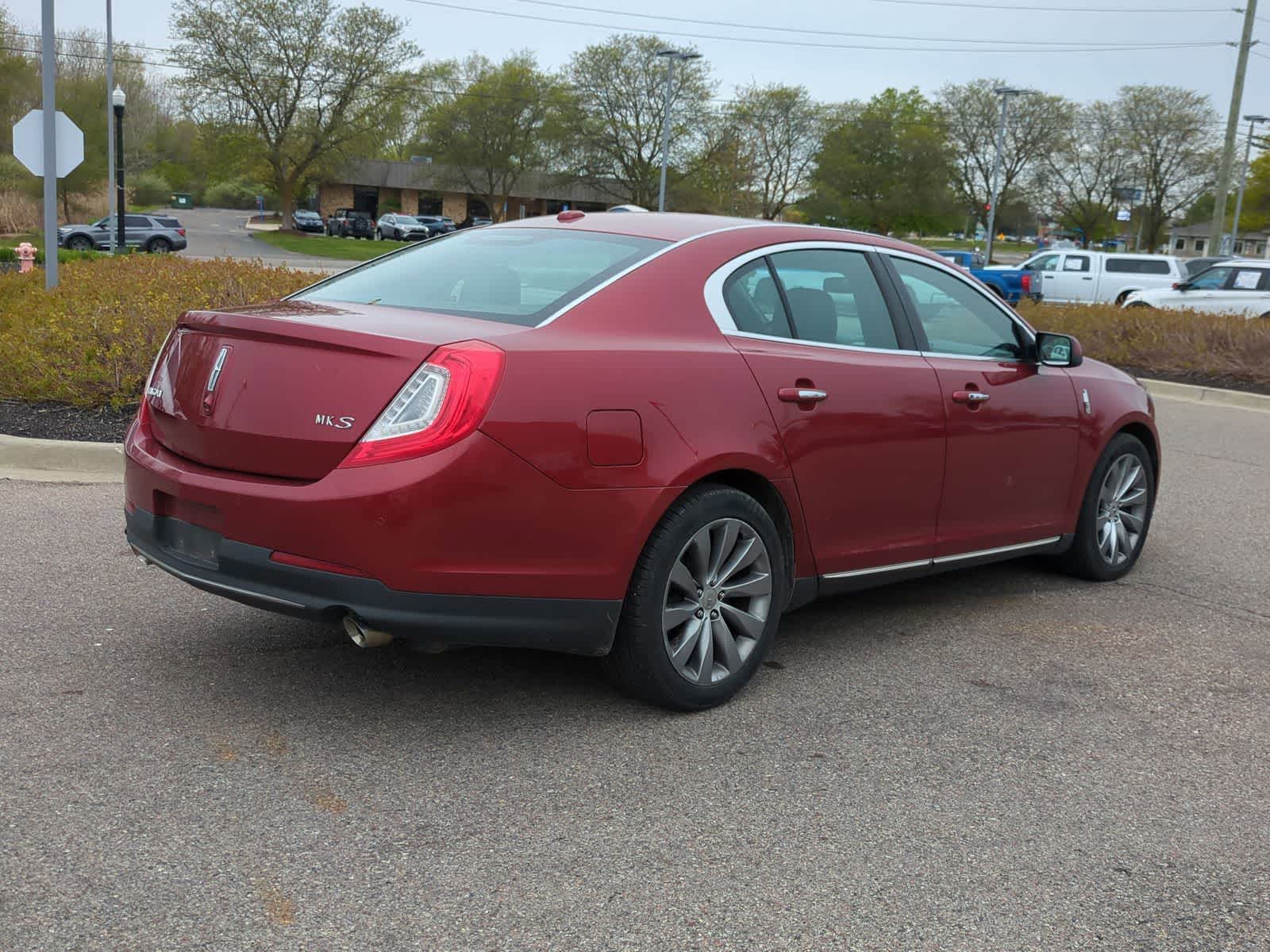 Thumbnail: 2013 Lincoln MKS - 8